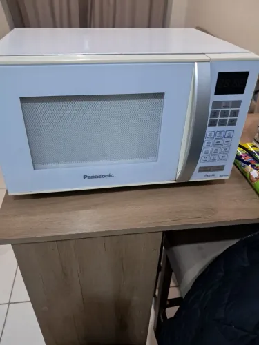Micro-ondas 250 reais funciona normal 