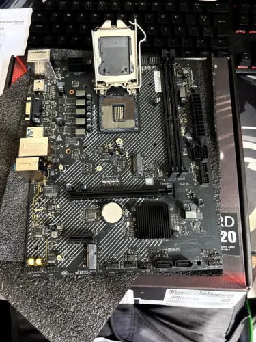 Kit  Intel i5-10400F + Placa-mãe CH510 - Excelente Estado!