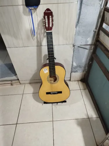Violão acústico