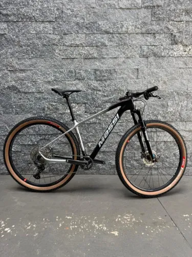 Bicicleta Massi Carbono