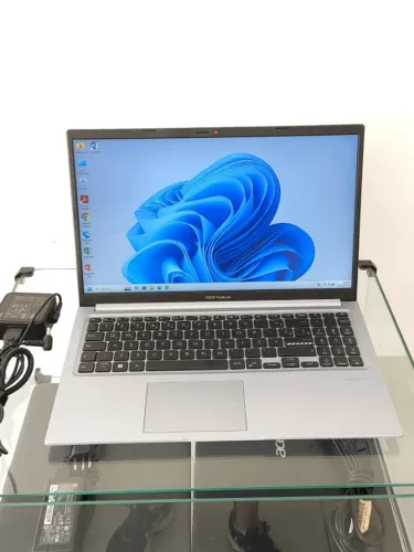Notebook Asus X1502Z | i3 | 4GB | 256GB SSD | UHD | Tela 15.6" Full HD