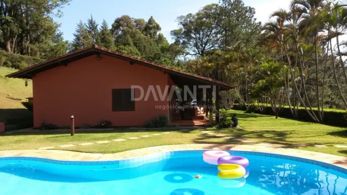 Casa para venda e locação no Condomínio Fazenda Santa Fé em Vinhedo na Davanti Imóveis.