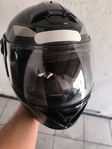 Capacete tamanho 58 nunca usado. Modelo evo evolutin
