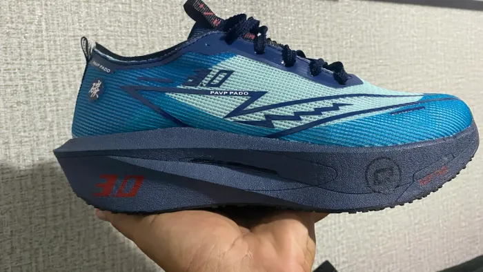 Tênis treino corrida NOVO IMPORTADO MODELO CHUNTA