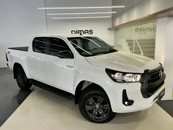 Toyota Hilux CD SRX Plus 4X4 2.8 TDI Die. Aut. 2024