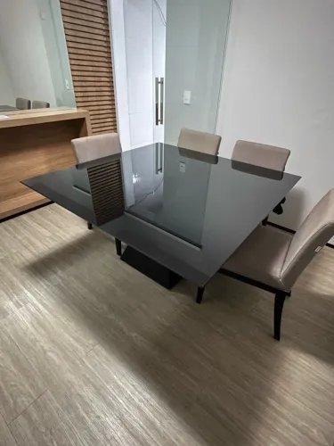 Mesa de jantar em vidro, quadrada 1,40 x 1,40m