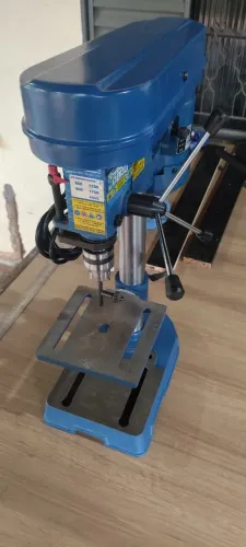 Furadeira de bancada 220V