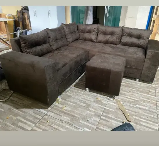 Sofá . Todo acolchoado 