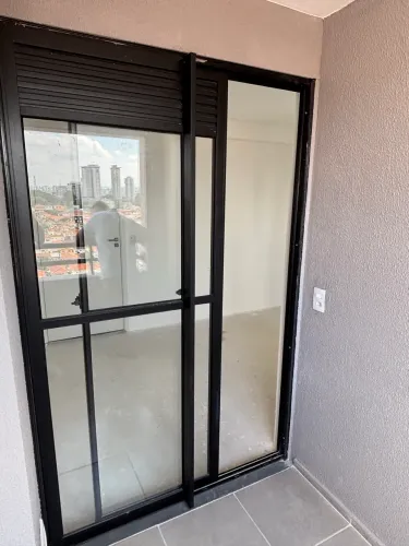 Porta Balcão de Correr - 2 Folhas Preta 1,4m x 2,2m