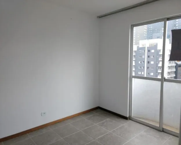 APARTAMENTO RESIDENCIAL em Curitiba - Paraná, Centro