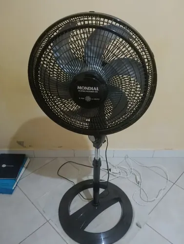 Vende se ventilador Mundial semi novo