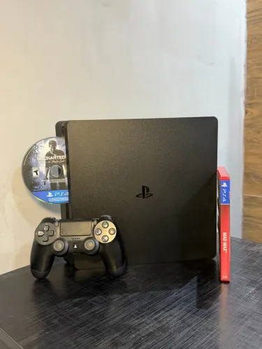 PS4 Slim - 500GB + 2 Jogos