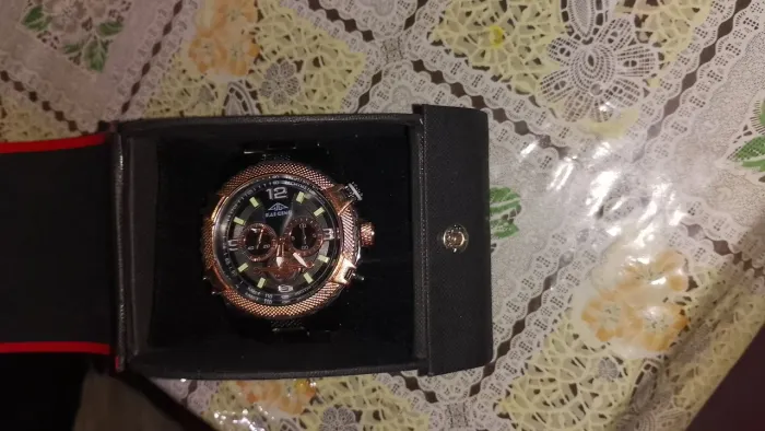 Vendo esse relógio aprovar da apenas uma semana e meia de uso