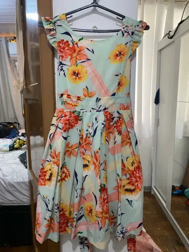 Vendo vestido 8-9 anos