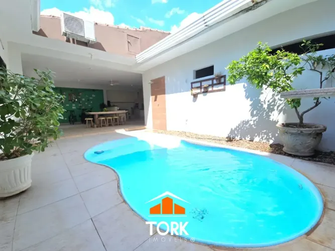 Casa no Jardim Esplanada com Fotovoltaica e Piscina! Próx. ao Seminário!