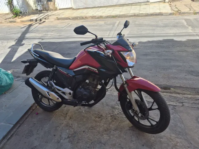 Vende se s 25 fe semi novo
