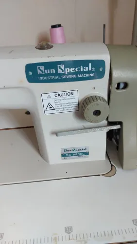 Maquina reta industrial