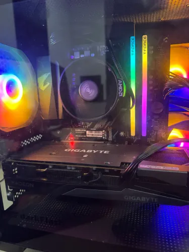 Gigabyte RX 7600 8gb (Usada)