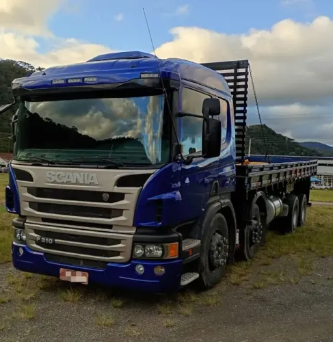 Scania P310 8x2 carroceria 2018
