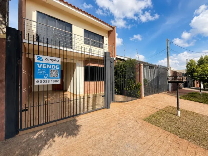 Sobrado à venda em Maringá, Jardim Dias I, com 3 quartos, com 138.51 m²