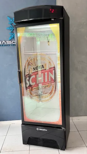 Cervejeira Semi Nova Metalfrio 400L controlador digital +1 -2 -4 -6 . Garantia de 8 mês