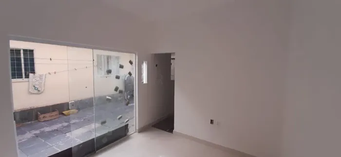 Alugo Casa em Nilópolis, próximo ao mercado Super Rede.