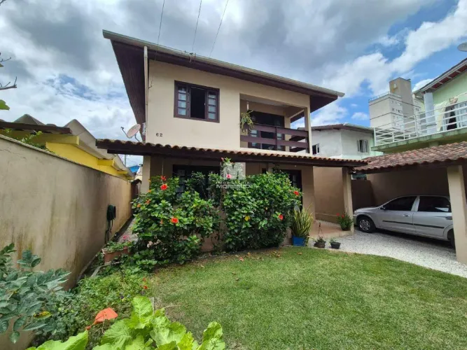 Casa à venda no bairro Santa Rita