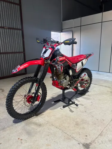 MOTO DE TRILHA
