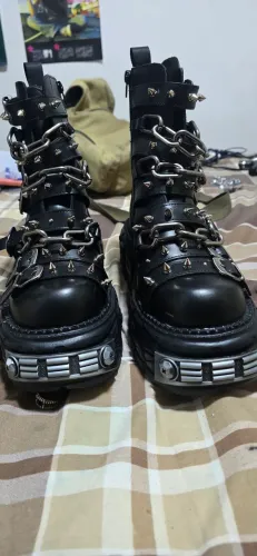 Bota punk corrente rebite cinto fivelas