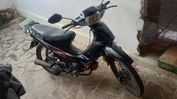 Moto Phoenix cinquentinha emplacada