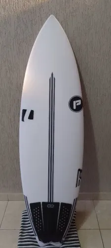 Prancha de surf Pró-ilha Float 2 5'9" Nova.