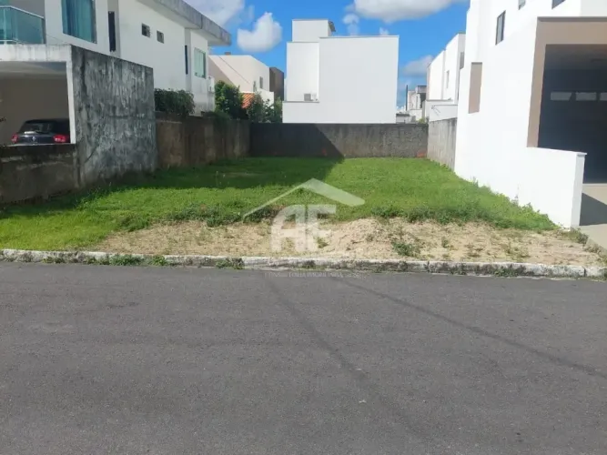 Lote de 240m² com dimensões 24x10m em condomínio no Antares - Condomínio Jardim América