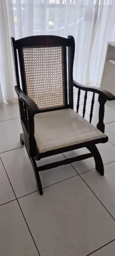 Cadeira de balanço madeira 