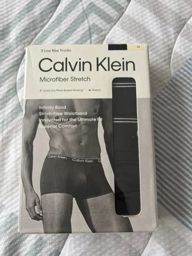 Kit com 3 cuecas originais de microfibra da Calvin Klein - Low Rise Trunk