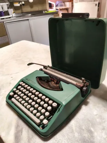 Máquina de escrever para colecionador