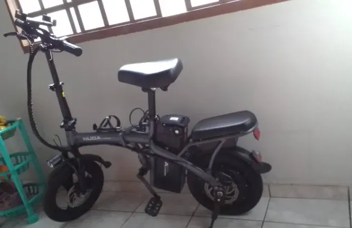 Bicicleta elétrica dobrável para adultos NUDA.