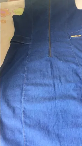 Vendo um lindo vestido jeans semi novo