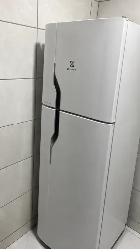 Geladeira Electrolux DF35A Usada