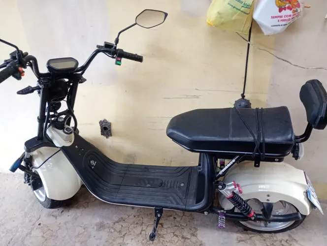 Moto elétrica linda licenciamento 2026 ok