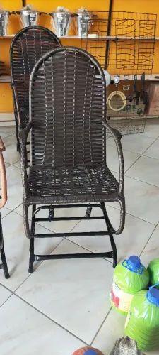 Cadeira de balanço 02 molas R$180 fazemos entrega consulte a taxa 