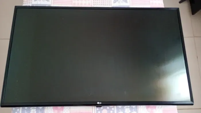 TV AOC e TV LG 43 polegadas com defeito