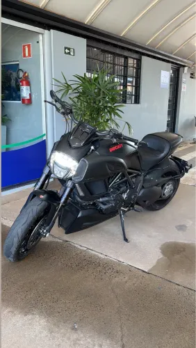 Ducati diavel dark