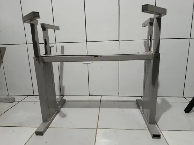 Base de Escrivaninha Resistente