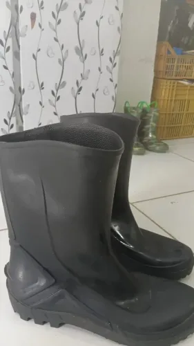 Bota de borracha/pvc cano longo N°42 R$ 30,00