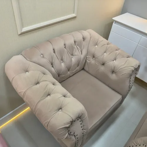 Poltrona sofá Chesterfield capitone Suede Rose