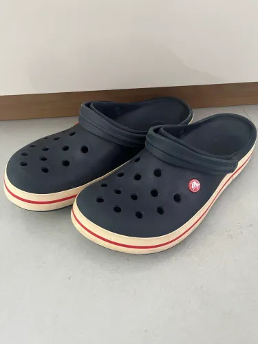 Crocs M12
