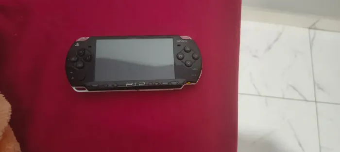 Vendo um Nintendo DS light e um PSP modelo 2000