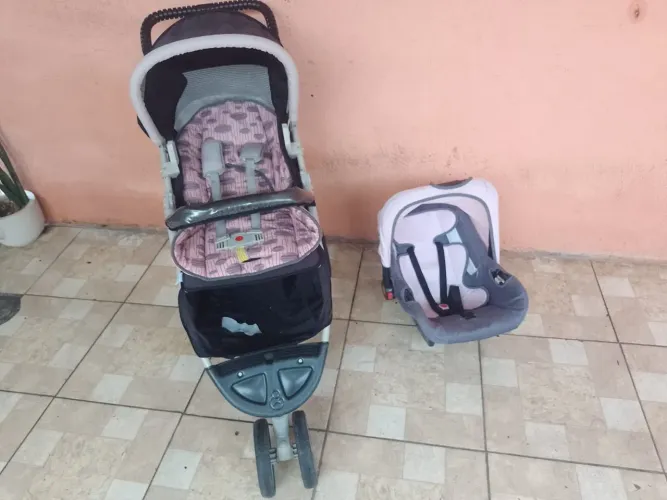 Carrinho de bebê Burigotto+ Bebê conforto 
