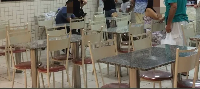 Mesas em granito e pé em inox