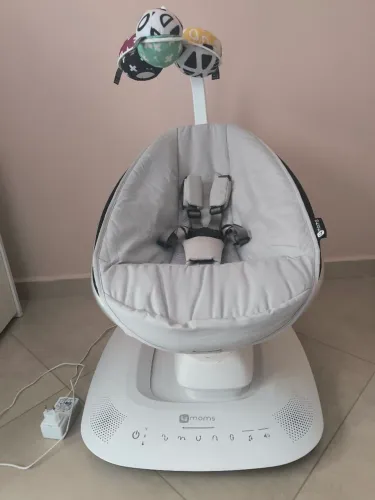 Cadeira de balanço para bebê - 4moms mamaRoo 5.0